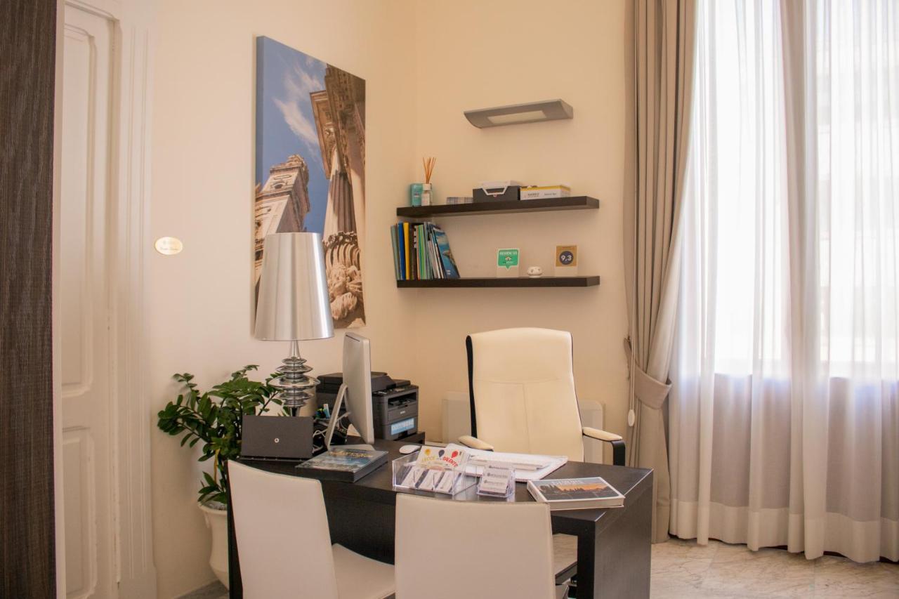 Apollo Suites เลชเช ภายนอก รูปภาพ
