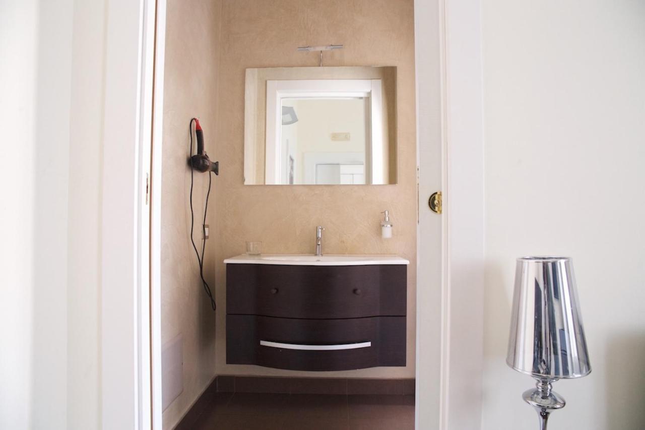 Apollo Suites เลชเช ภายนอก รูปภาพ