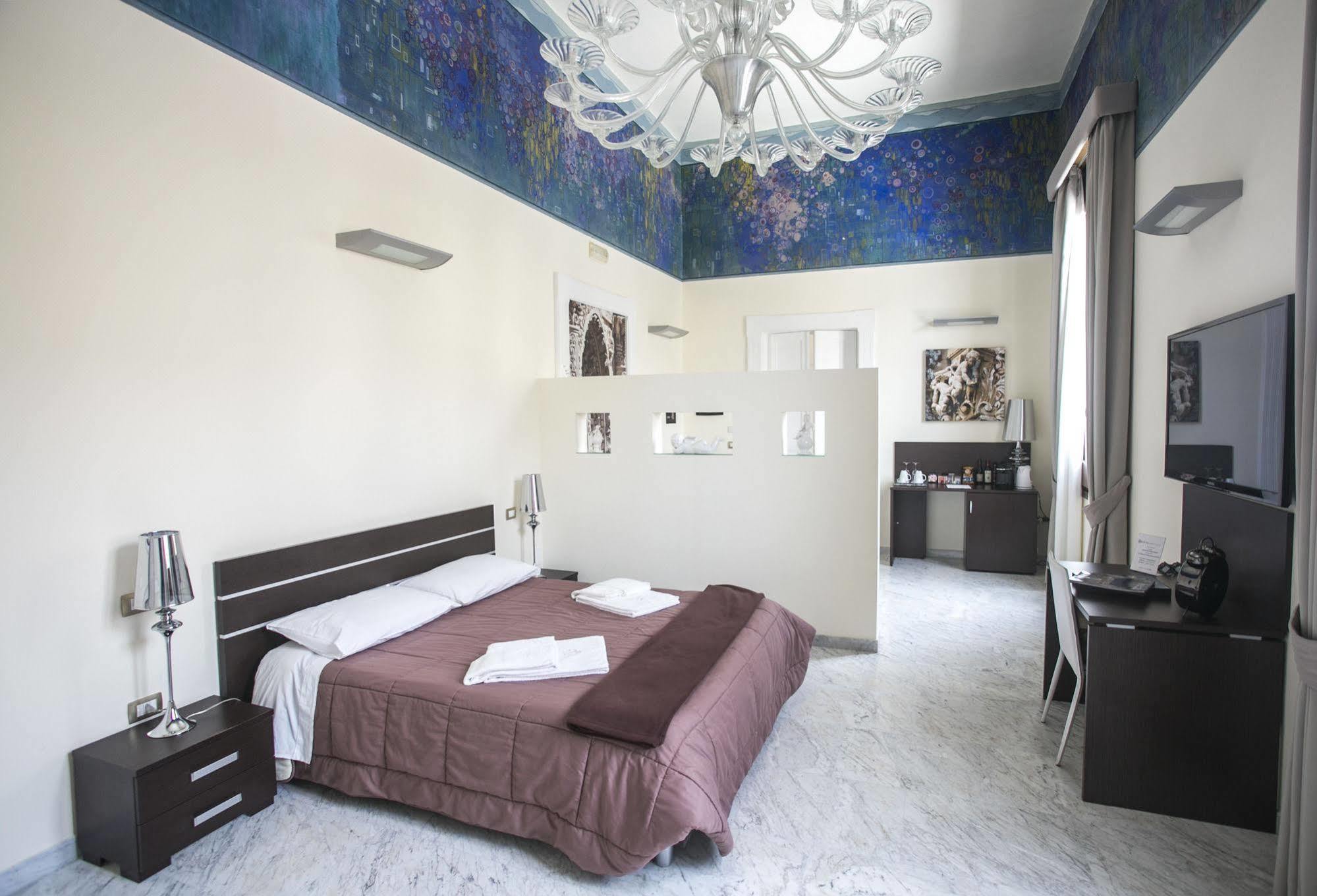 Apollo Suites เลชเช ภายนอก รูปภาพ